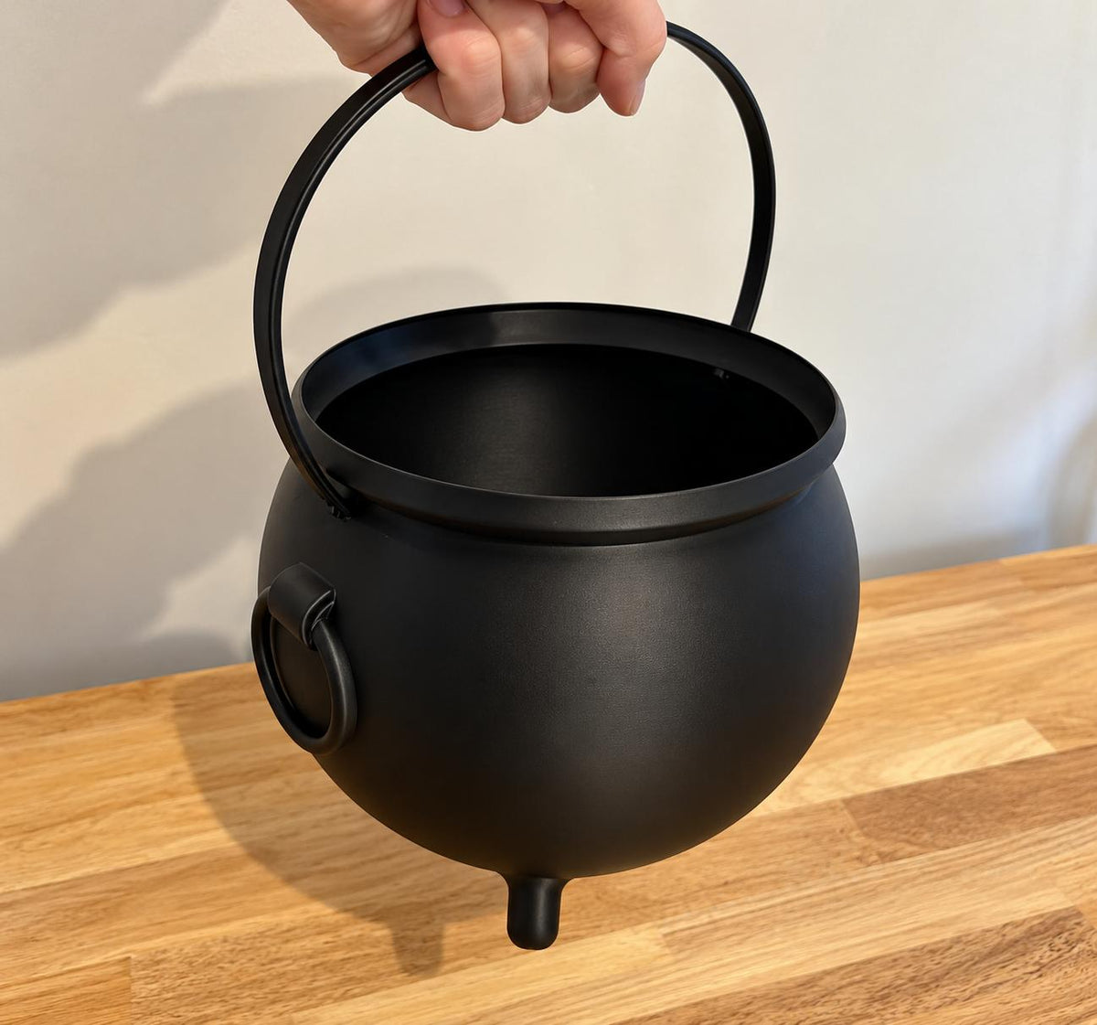 Black 3D printed witch cauldron candy bucket with handle for trick or treat